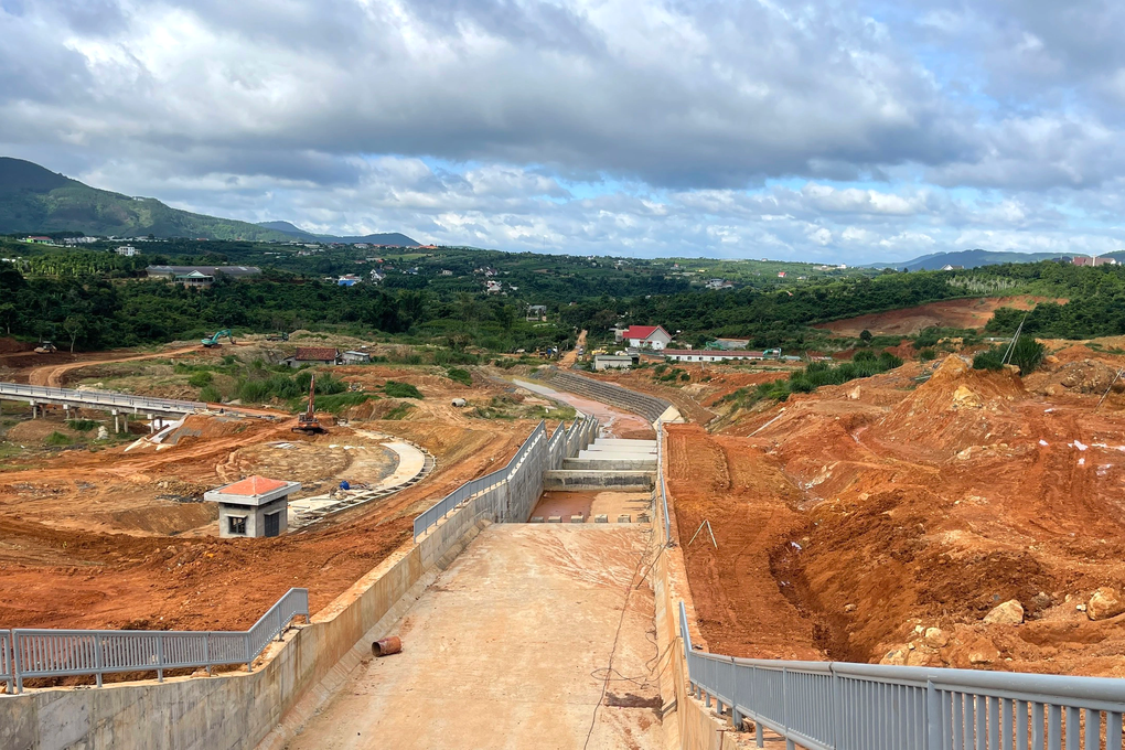 Sạt trượt hồ chứa nước ở Lâm Đồng: Không hẳn do mưa nhiều - 2 Sạt trượt hồ chứa nước ở Lâm Đồng: Không hẳn do mưa nhiều - 2
