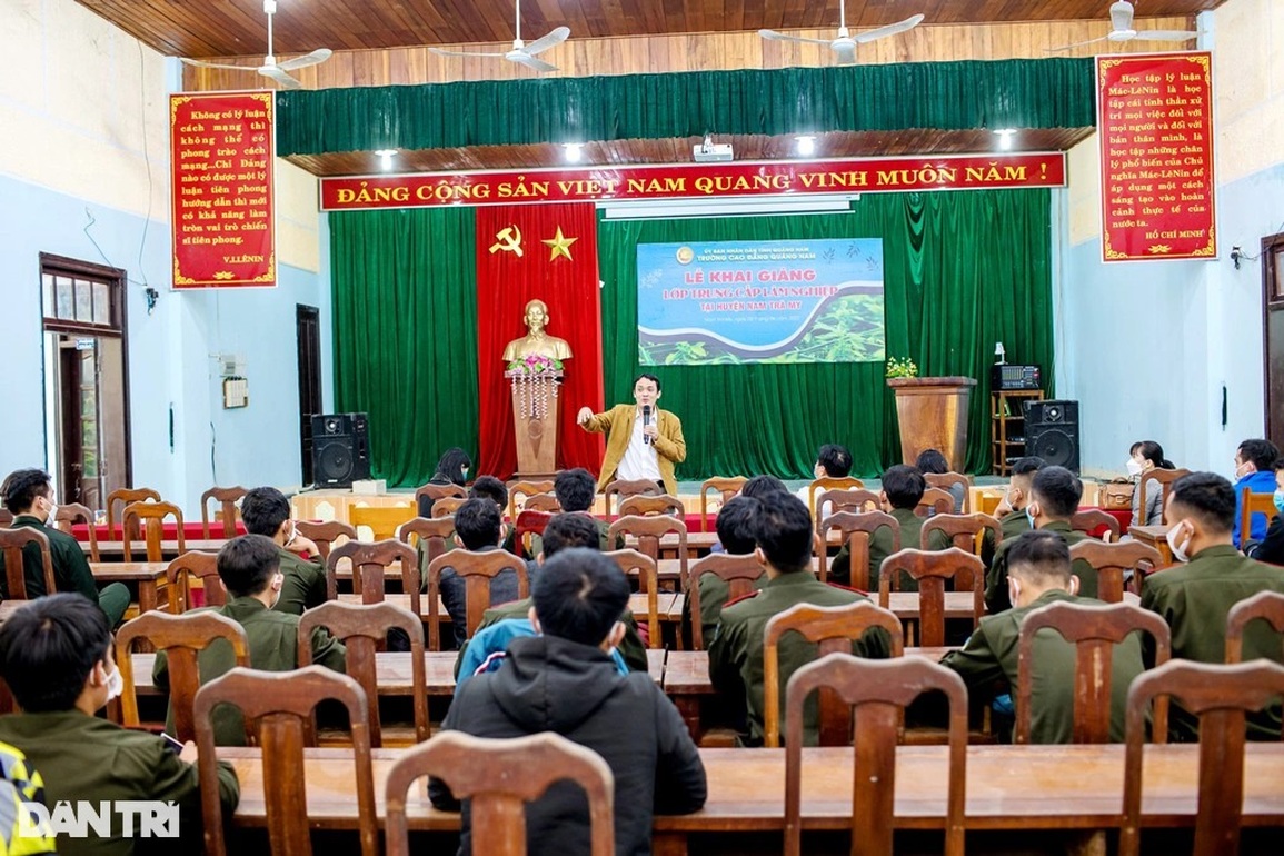 Đào tạo cán bộ giữ rừng chuyên nghiệp - 1 Đào tạo cán bộ giữ rừng chuyên nghiệp - 1