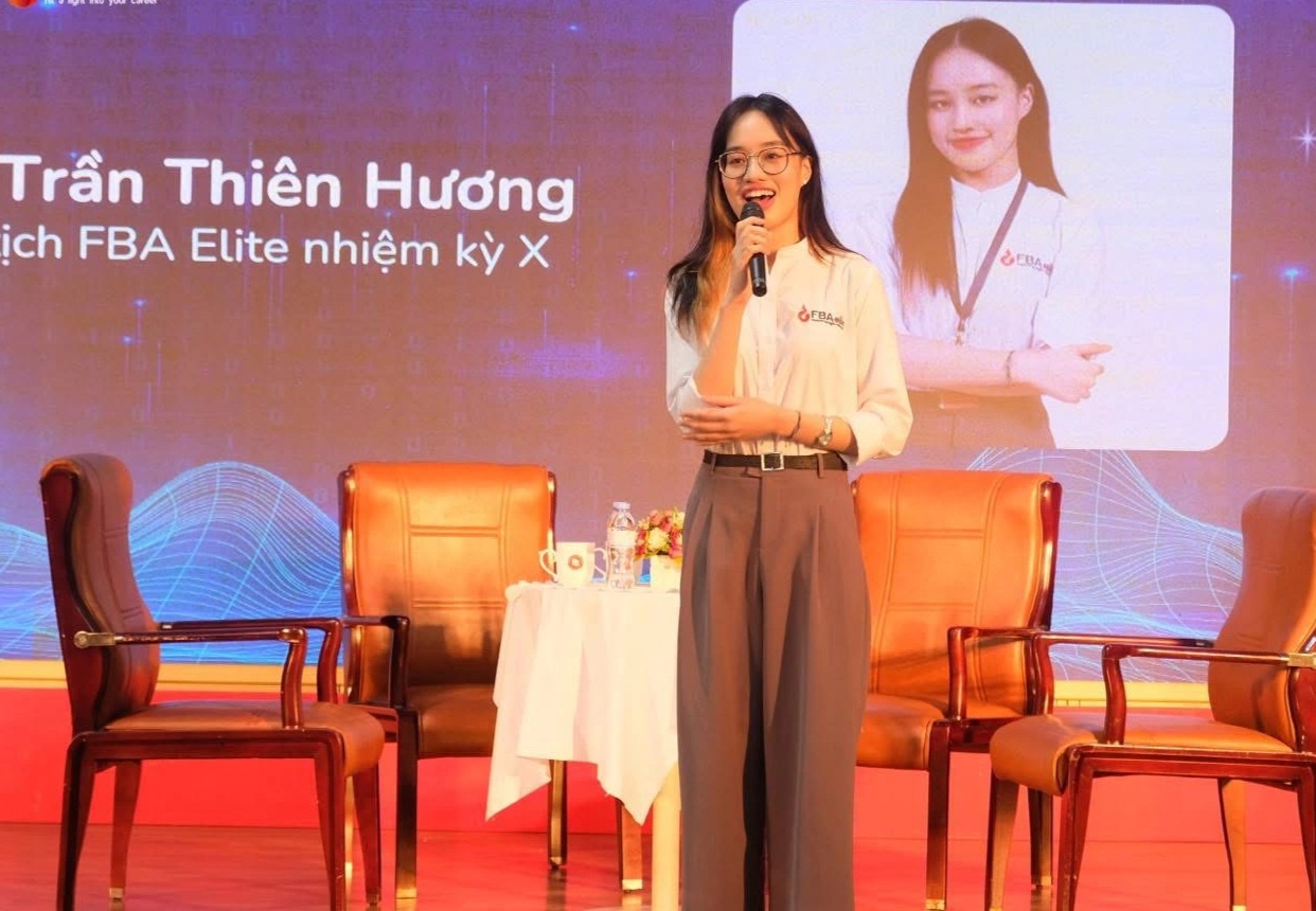 Thủ khoa sớm ĐH Ngoại thương: Bước ngoặt từ lời khuyên của cô giáo - 7 Thủ khoa sớm ĐH Ngoại thương: Bước ngoặt từ lời khuyên của cô giáo - 7