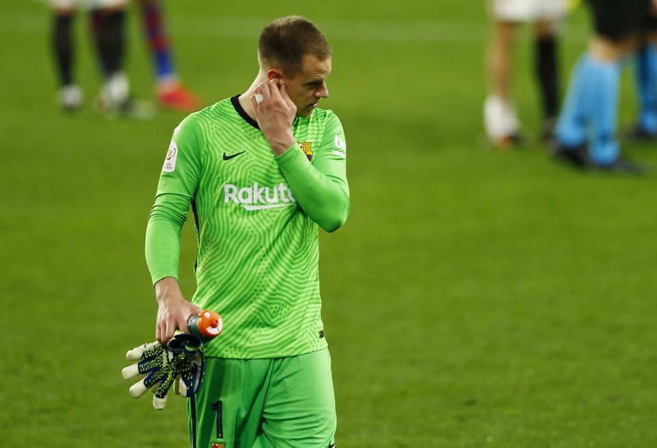 Rakitic khiến Barcelona ôm hận trước Sevilla - 9 Rakitic khiến Barcelona ôm hận trước Sevilla - 9