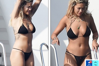 Rita Ora bốc lửa với bikini gợi cảm