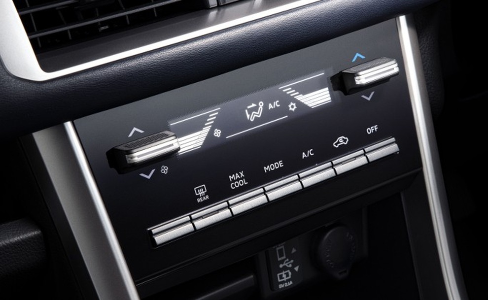 Chi tiết Xpander Cross 2022: Nâng cấp để tăng sức ép lên Suzuki XL7 - 8 Chi tiết Xpander Cross 2022: Nâng cấp để tăng sức ép lên Suzuki XL7 - 8