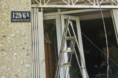 Làm khung sắt trồng cây, người đàn ông bị đường dây 110KV phóng điện