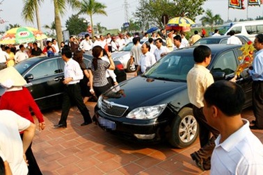 Xe công: Thủ tướng không sắm mới, bộ ngành thích tậu thêm