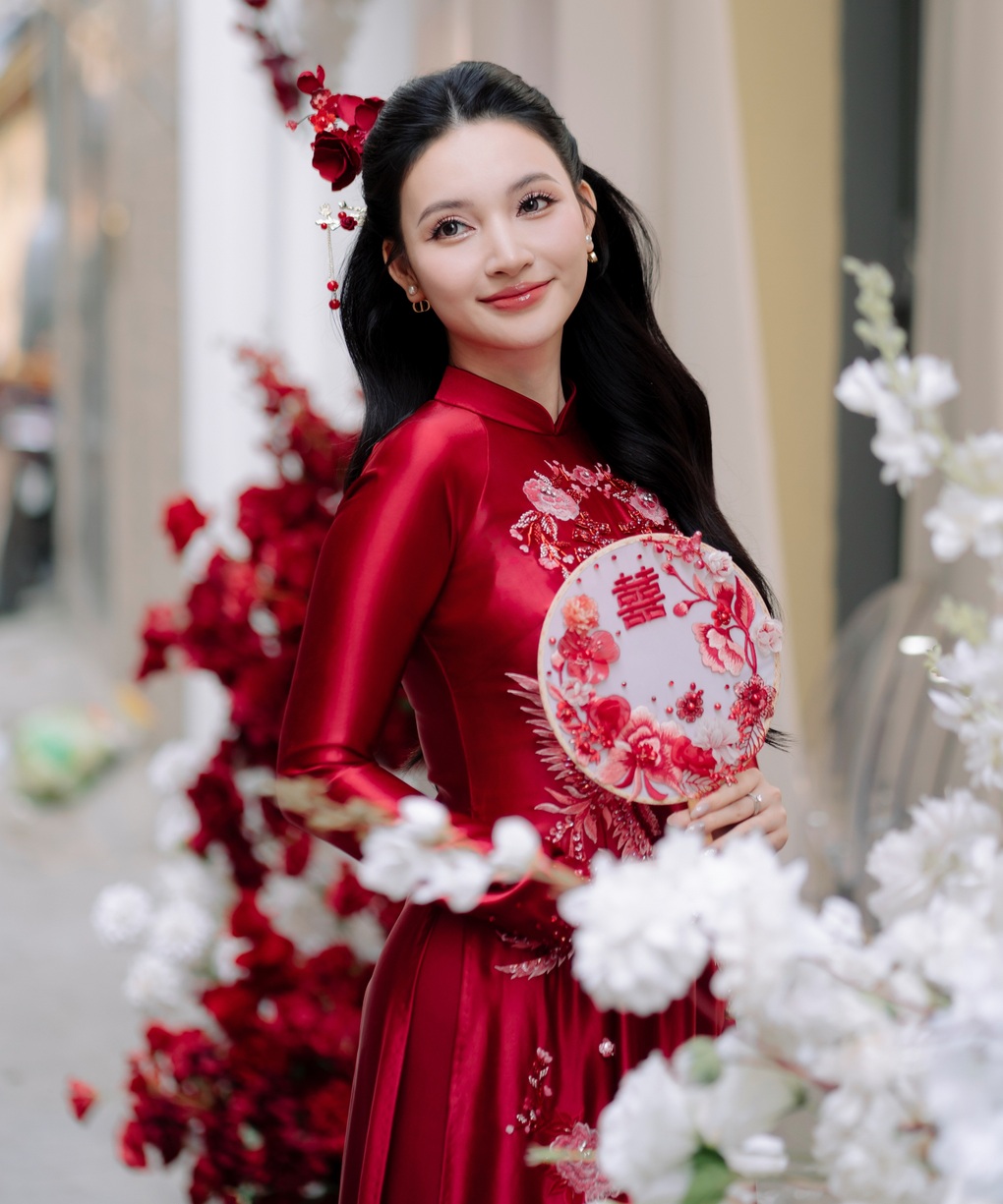 Bích Thủy Những nẻo đường gần xa làm lễ gia tiên cùng chồng doanh nhân - 1 Bích Thủy Những nẻo đường gần xa làm lễ gia tiên cùng chồng doanh nhân - 1