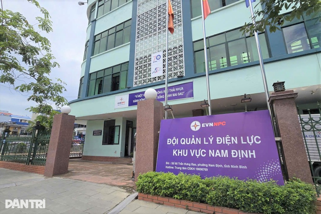 Vì sao tiền điện nhà cụ bà đơn thân tăng vọt lên hơn 12 triệu đồng? - 1