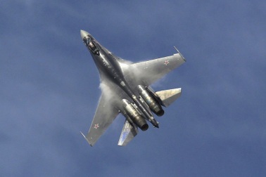 Máy bay chiến đấu Su-35 Nga lao xuống biển