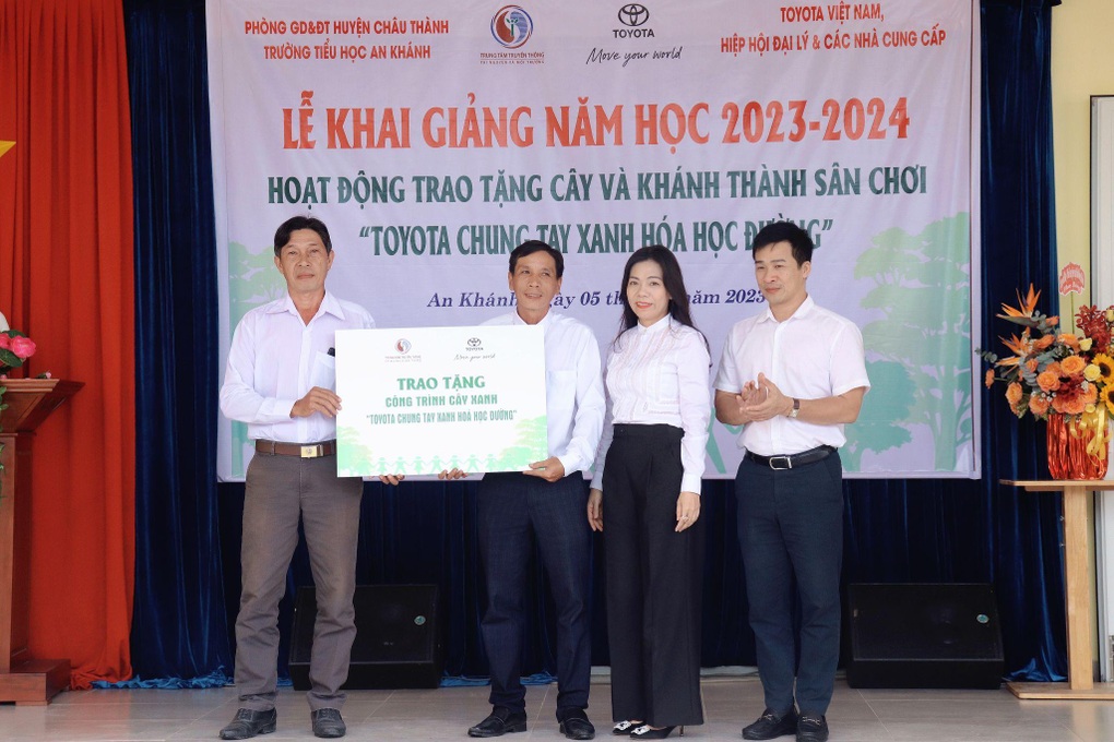 Toyota Việt Nam khởi động chương trình Toyota chung tay xanh hóa học đường 2023 - 1 Toyota Việt Nam khởi động chương trình Toyota chung tay xanh hóa học đường 2023 - 1