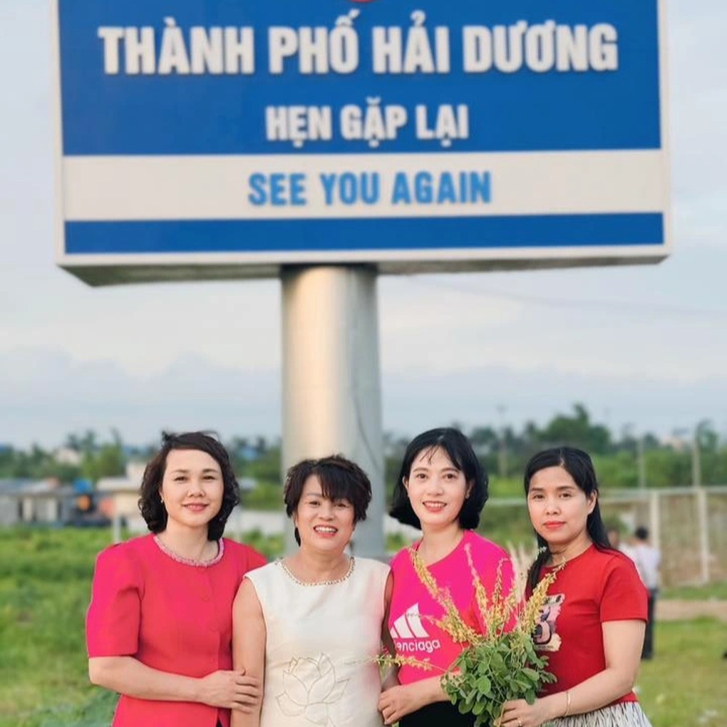 Tấm biển Hải Dương hẹn gặp lại thành điểm check-in đầy cảm xúc của khách - 2 Tấm biển Hải Dương hẹn gặp lại thành điểm check-in đầy cảm xúc của khách - 2