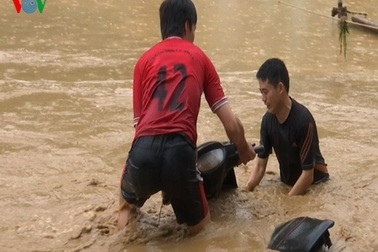 Phó Thủ tướng: Nỗ lực tìm người mất tích sau bão số 1 