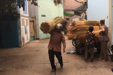 Làng chổi đót Sài Gòn: Thời vàng son xuất ngoại, nay hiu hắt bỏ nghề