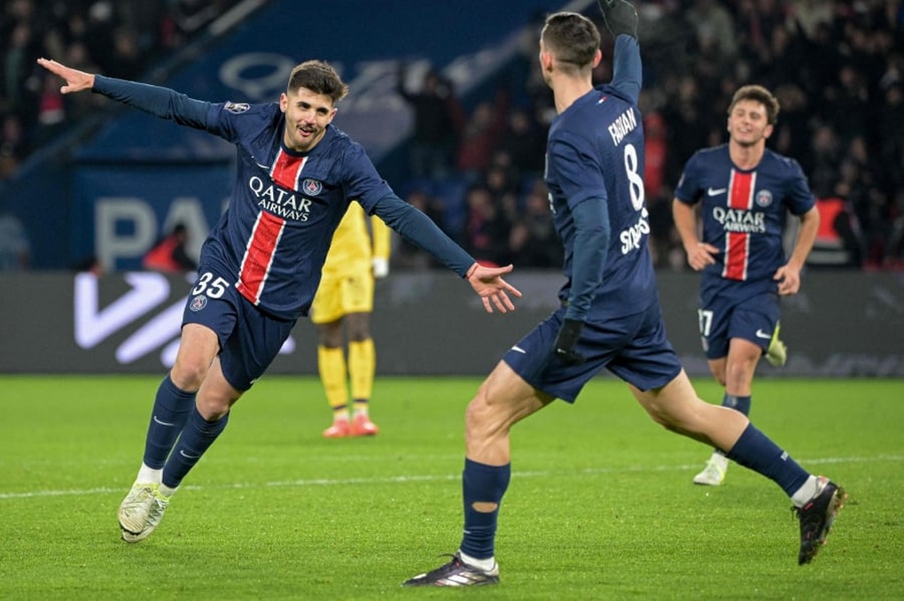 PSG giành chiến thắng đậm, nối dài mạch bất bại ở Ligue 1 - 1 PSG giành chiến thắng đậm, nối dài mạch bất bại ở Ligue 1 - 1
