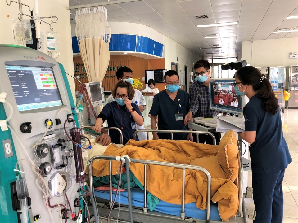 Chuyển tuyến ảo, bác sĩ Hà Nội bắt bệnh cho bệnh nhân vùng xa - 1 Chuyển tuyến ảo, bác sĩ Hà Nội bắt bệnh cho bệnh nhân vùng xa - 1