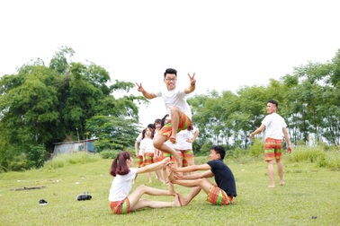 “Tan chảy” với bộ ảnh kỷ yếu toàn trai xinh gái đẹp của sinh viên Thái Nguyên