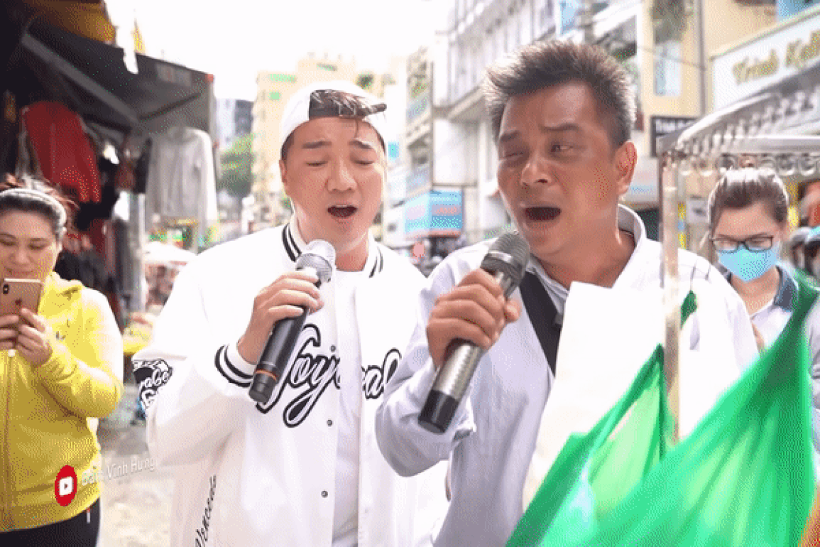 Chàng khiếm thị hát giống Mr Đàm: Vì sao được giúp đỡ vẫn đi bán hàng rong? - 3 Chàng khiếm thị hát giống Mr Đàm: Vì sao được giúp đỡ vẫn đi bán hàng rong? - 3