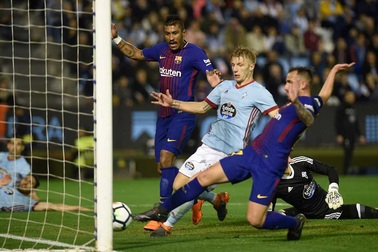 Chơi thiếu người, Barcelona hòa thất vọng Celta Vigo