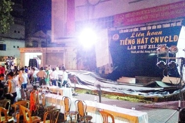 Sập sân khấu biểu diễn ở Huế