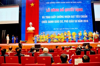 "Xét phong hàm GS, PGS - Không nên gói gọn bằng tiêu chuẩn cứng nhắc"