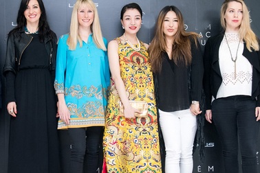 Phạm Thu Hà hồi hộp biểu diễn cùng Tứ tấu đàn dây Bond