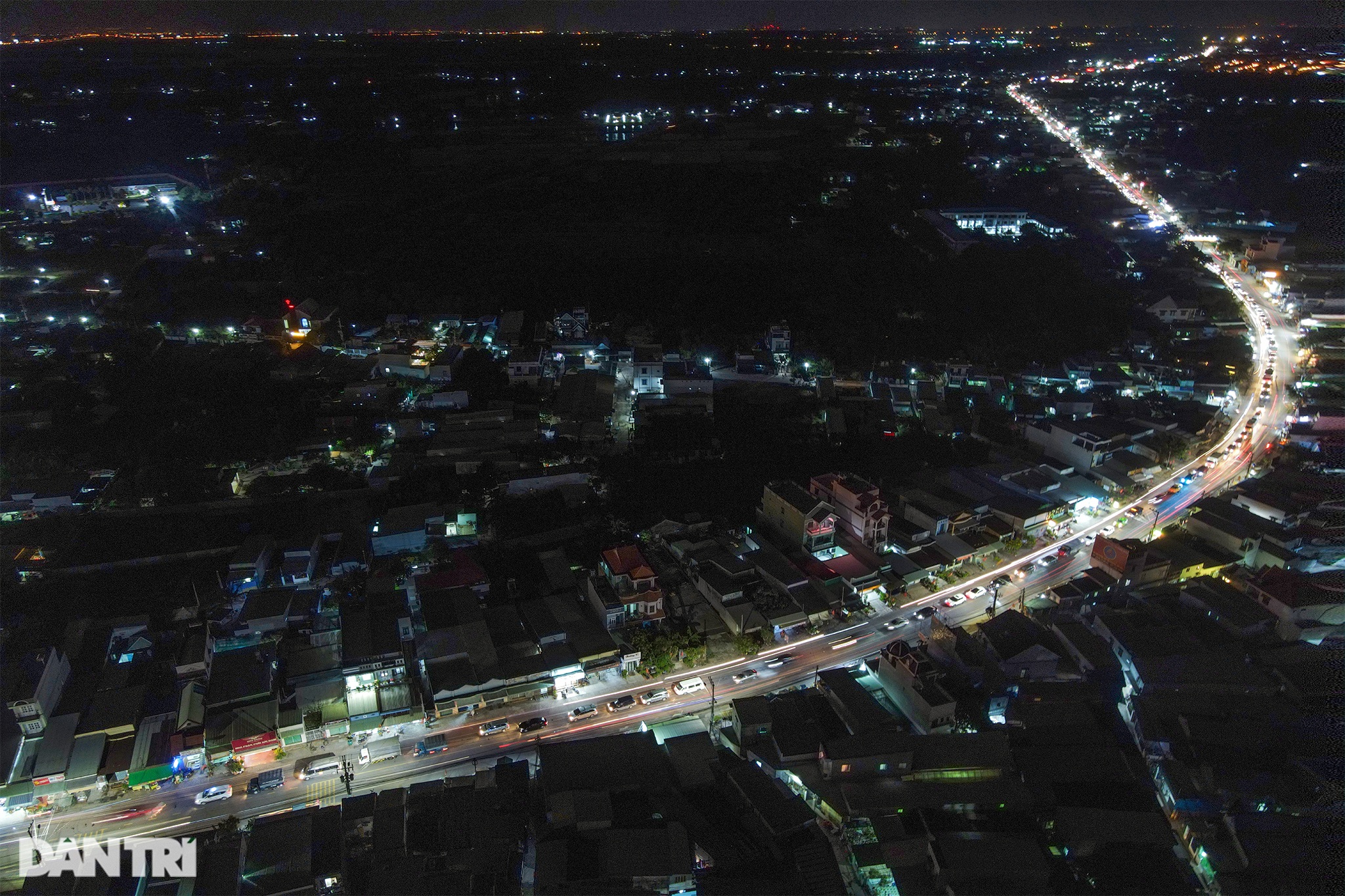 Người dân trở lại Sài Gòn sớm, giao thông cửa ngõ ùn tắc, hỗn loạn - 9 Người dân trở lại Sài Gòn sớm, giao thông cửa ngõ ùn tắc, hỗn loạn - 9