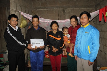 Gần 25 triệu đồng đến với người mẹ bị bệnh tim nặng