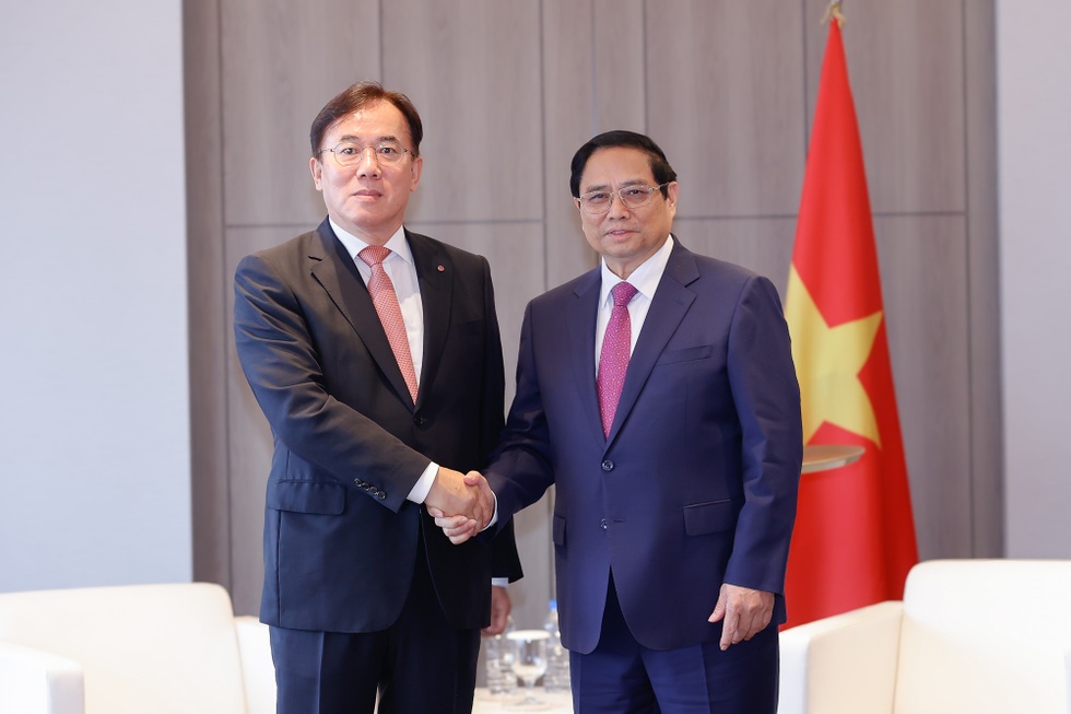 Chuyến thăm đầu tiên và 34 hoạt động của Thủ tướng ở Hàn Quốc - 12 Chuyến thăm đầu tiên và 34 hoạt động của Thủ tướng ở Hàn Quốc - 12