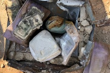 Cặp vợ chồng tìm được "kho báu" 1,2 tỷ đồng chôn ở sân nhà