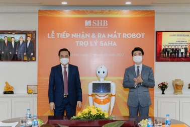 SHB đưa robot thông minh vào phục vụ giao dịch