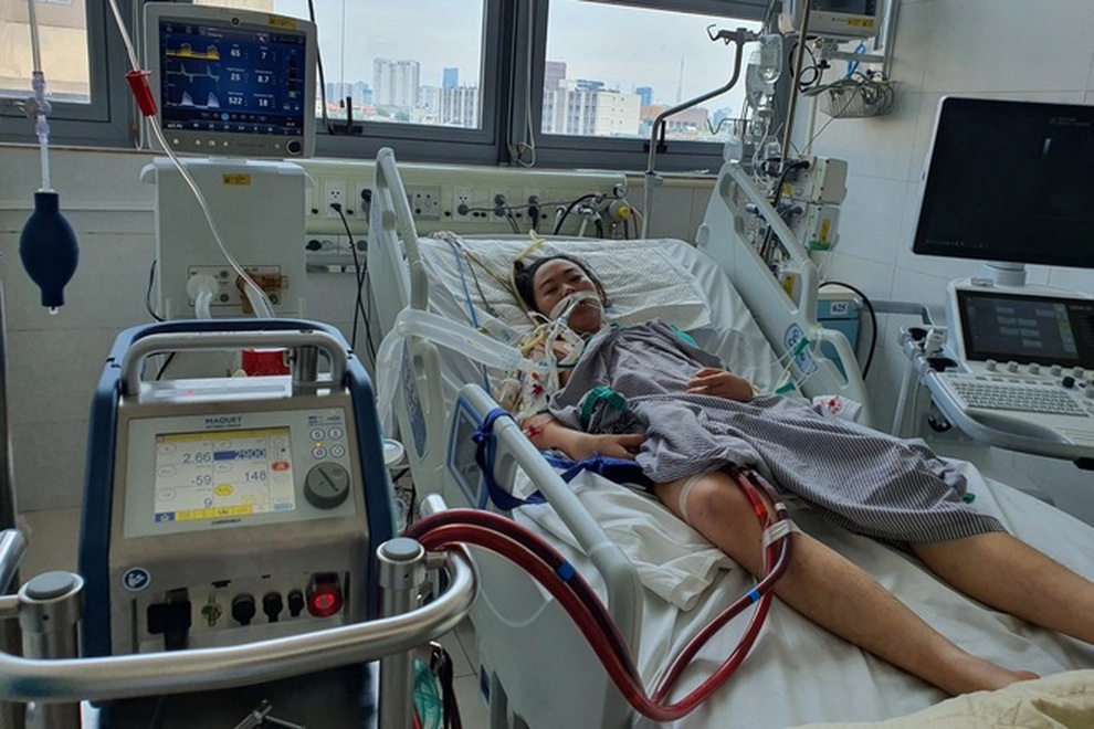 Bạn đọc Dân trí giúp nữ cử nhân kinh tế hồi sinh khiến người cha bật khóc - 2 Bạn đọc Dân trí giúp nữ cử nhân kinh tế hồi sinh khiến người cha bật khóc - 2