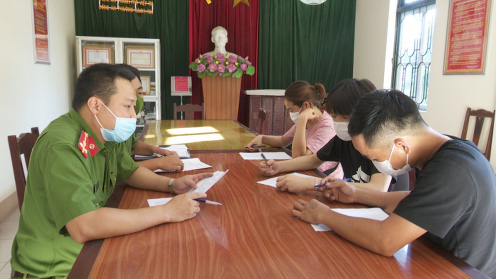 Sửa giấy xét nghiệm SAR-CoV-2, 2 người bị phạt 10 triệu đồng - 1 Sửa giấy xét nghiệm SAR-CoV-2, 2 người bị phạt 10 triệu đồng - 1