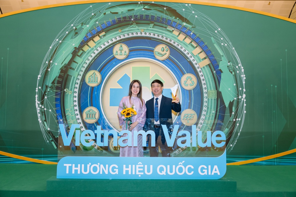 Dược Nam Hà tiếp tục đạt Thương hiệu quốc gia Việt Nam năm 2024 - 2 Dược Nam Hà tiếp tục đạt Thương hiệu quốc gia Việt Nam năm 2024 - 2