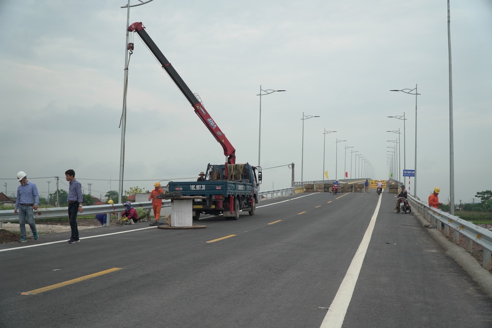 Toàn cảnh cây cầu nghìn tỷ nối đôi bờ sông Ninh Cơ trước ngày thông xe - 8 Toàn cảnh cây cầu nghìn tỷ nối đôi bờ sông Ninh Cơ trước ngày thông xe - 8