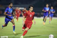 Đội tuyển Việt Nam tăng hạng, tiếp tục bỏ xa Thái Lan