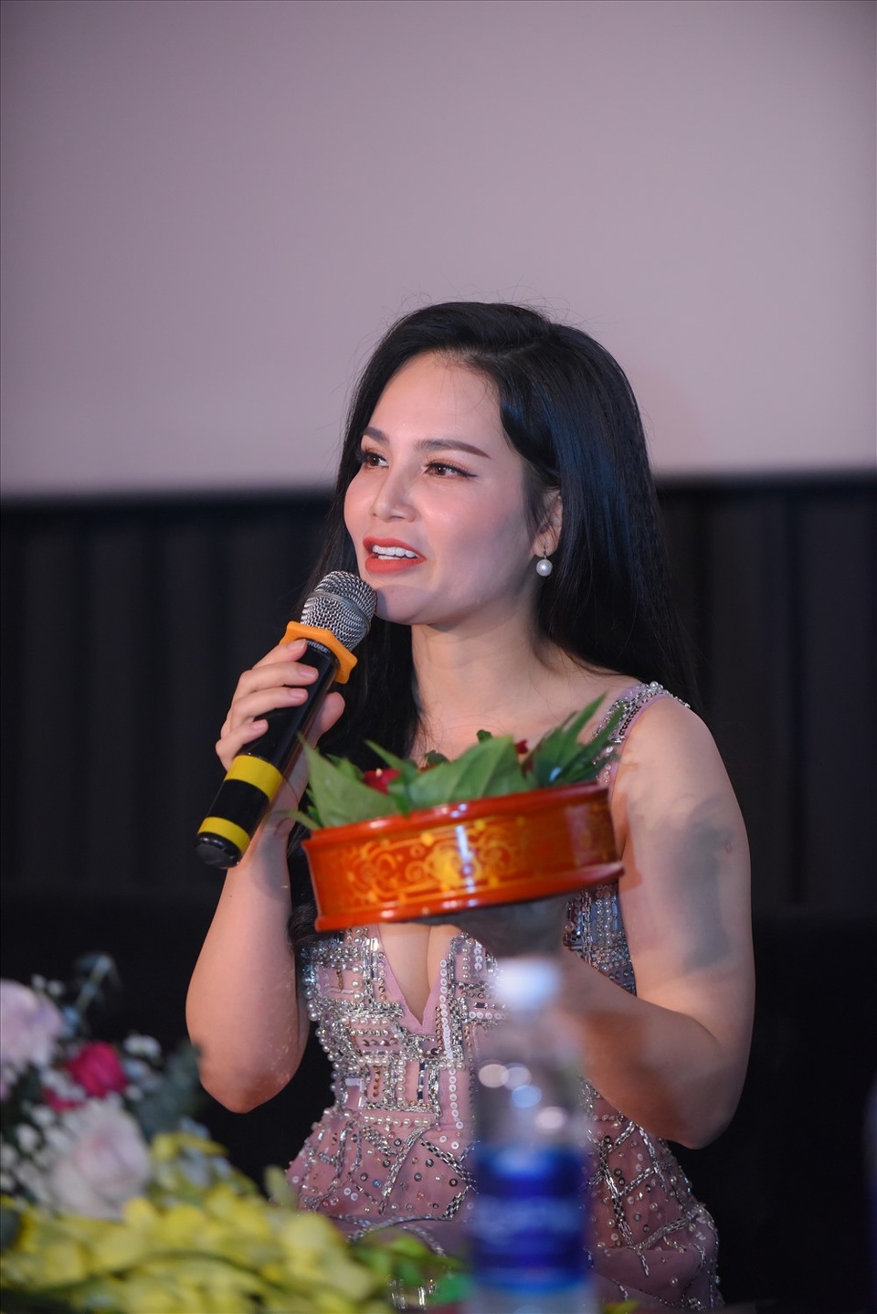 Mai Thương đón chào Xuân Canh Tý với “Nợ duyên yếm đào” - 2 Mai Thương đón chào Xuân Canh Tý với “Nợ duyên yếm đào” - 2