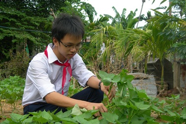 Nhịn đói đến trường, vẫn học giỏi