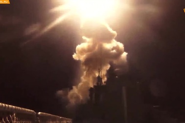 Video Nga phóng tên lửa tập kích nhà máy Ukraine
