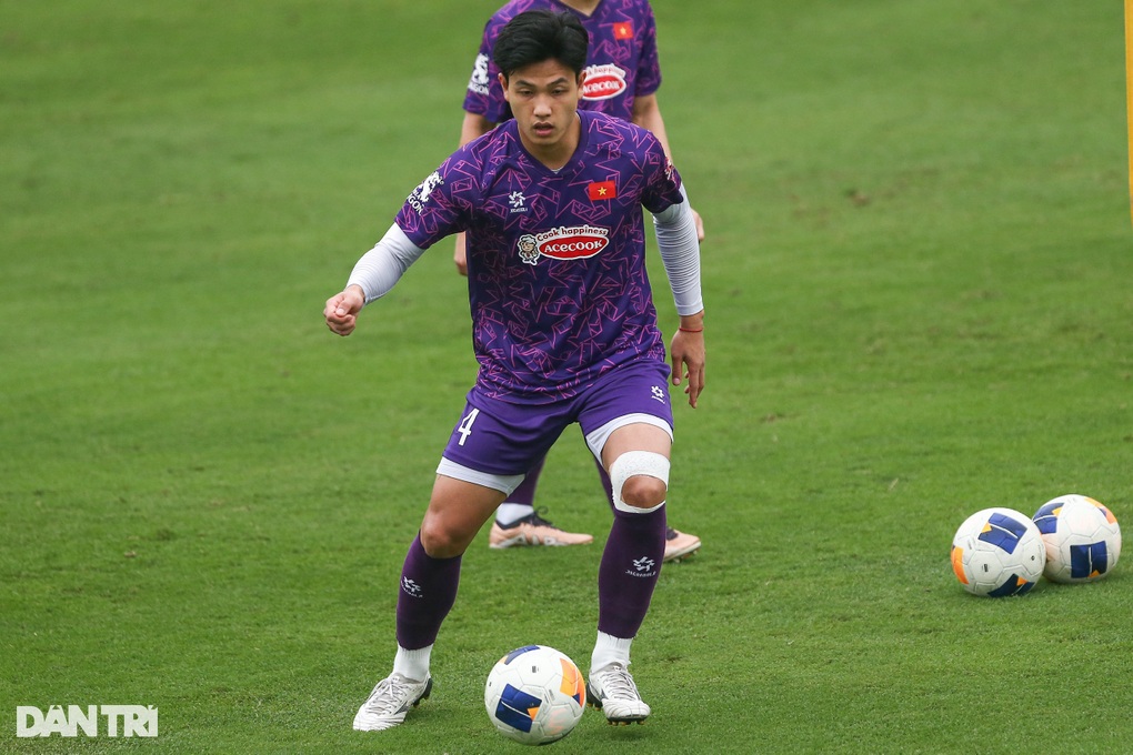 Hậu vệ Phan Tuấn Tài lỡ hẹn với giải U23 châu Á 2024 - 2 Hậu vệ Phan Tuấn Tài lỡ hẹn với giải U23 châu Á 2024 - 2