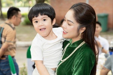 Dương Cẩm Lynh mang con đến phim trường