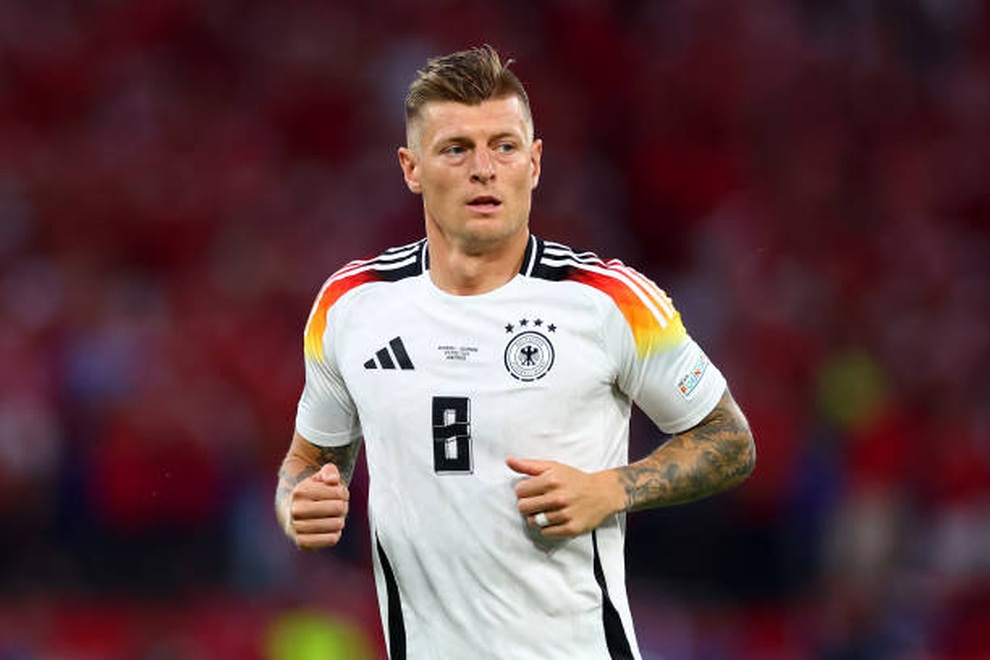 Tiền đạo Tây Ban Nha quyết tâm buộc Toni Kroos giải nghệ sớm - 2 Tiền đạo Tây Ban Nha quyết tâm buộc Toni Kroos giải nghệ sớm - 2