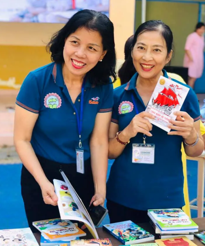 Cô giáo dạy Văn làm thiện nguyện sách từ lời “thách đố” của Bộ trưởng - 11 Cô giáo dạy Văn làm thiện nguyện sách từ lời “thách đố” của Bộ trưởng - 11