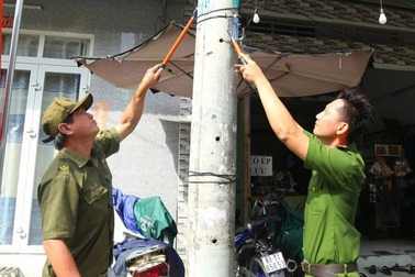 TPHCM quyết liệt xử lý quảng cáo trái phép