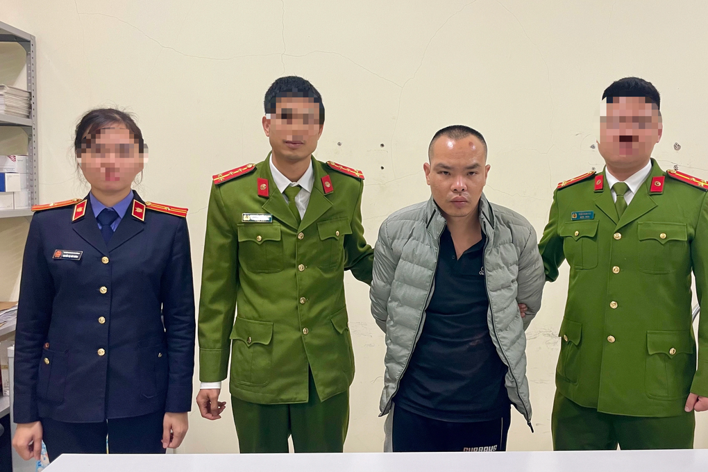 Kẻ cướp vào tận trường đại học dùng dao uy hiếp cướp của nữ sinh viên - 1 Kẻ cướp vào tận trường đại học dùng dao uy hiếp cướp của nữ sinh viên - 1