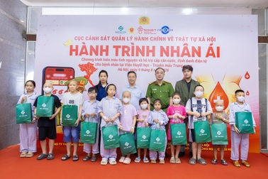 IVIE-Bác sĩ ơi đồng hành cùng cục C06 trong chương trình Hành trình nhân ái