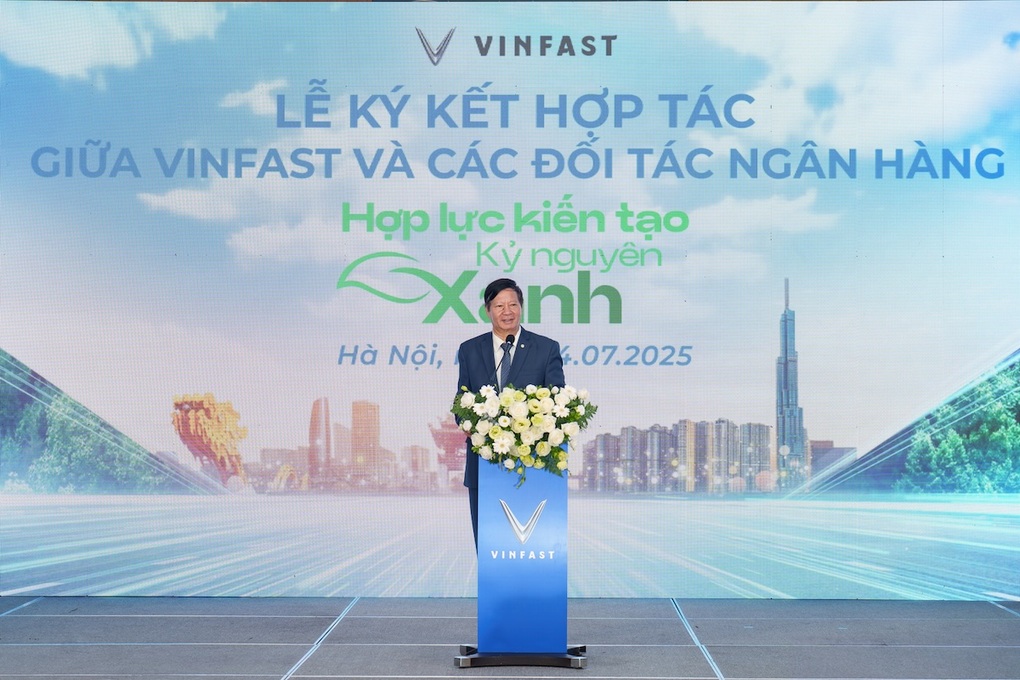 VinFast cùng 12 ngân hàng, tổ chức tài chính hỗ trợ người dân Hà Nội chuyển sang xe điện - 3 VinFast cùng 12 ngân hàng, tổ chức tài chính hỗ trợ người dân Hà Nội chuyển sang xe điện - 3