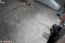 Khóa trái cửa, xịt hơi cay vào nhà để đòi nợ