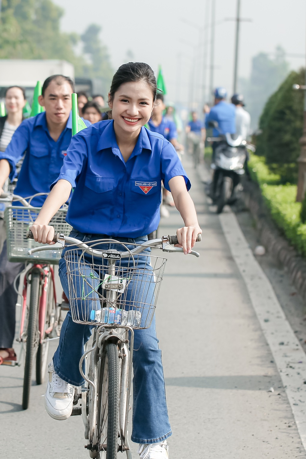 Hoa hậu Nguyễn Thanh Hà tham gia hoạt động bảo vệ môi trường tại quê nhà - 3 Hoa hậu Nguyễn Thanh Hà tham gia hoạt động bảo vệ môi trường tại quê nhà - 3
