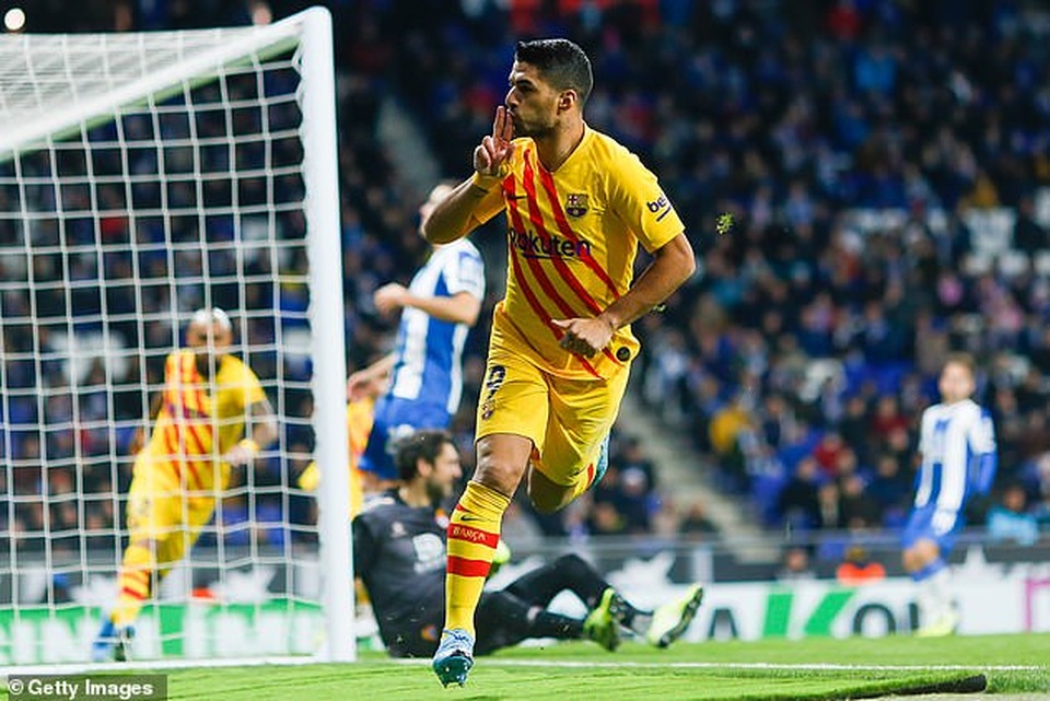 De Jong nhận thẻ đỏ, Barcelona bị Real Madrid cân bằng về điểm số - 4 De Jong nhận thẻ đỏ, Barcelona bị Real Madrid cân bằng về điểm số - 4