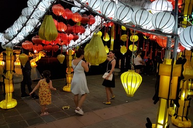 Hội An đón vị khách thứ 10 triệu tham quan phố cổ