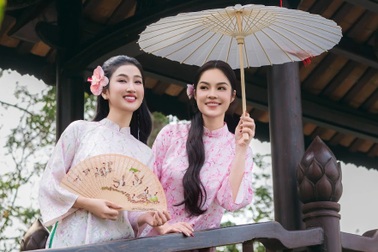 Dương Cẩm Lynh và Quỳnh Lam đọ dáng, khoe sắc ngày Tết