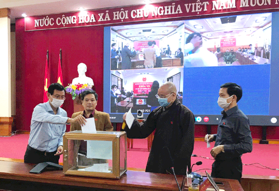 Những hình ảnh kỳ họp HĐND trực tuyến đầu tiên trong mùa dịch Covid-19 - 8 Những hình ảnh kỳ họp HĐND trực tuyến đầu tiên trong mùa dịch Covid-19 - 8